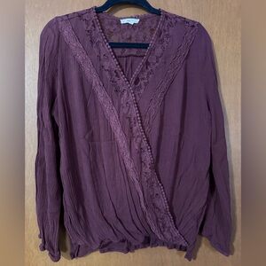 Easel brand. Women's Purple Lace Trim Top. Size L